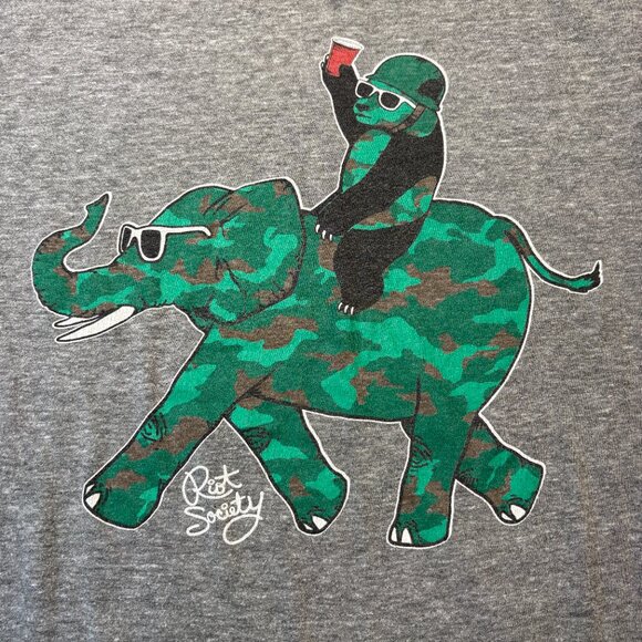 Riot Society Mens Elephant Cotton Blend T-Shirt Size Large (SKU: 33M) - Picture 2 of 6
